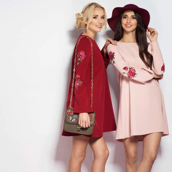 Vêtements tendance et classiques pour toutes les femmes.